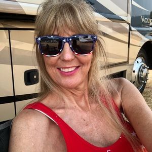 Meet your Posher, Rae